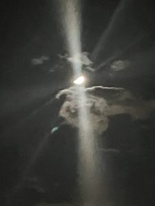 A blurry picture of the moon.