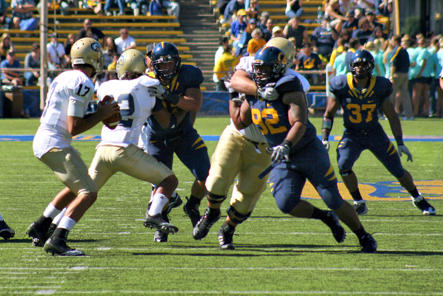 Action photo from a college football game.